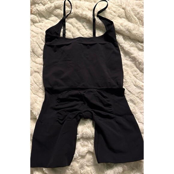 NWOT SEAMLESS SCULPT BUTT LIFTING OPEN BUST BODYSUIT - Picture 4 of 4